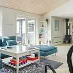 Feriehus Amazing In With Sauna